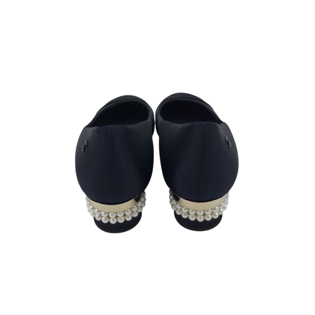 CHANEL PEARL EMBELLISHED SATIN CAP TOE PUMP LUXE SHOES NAVY 38