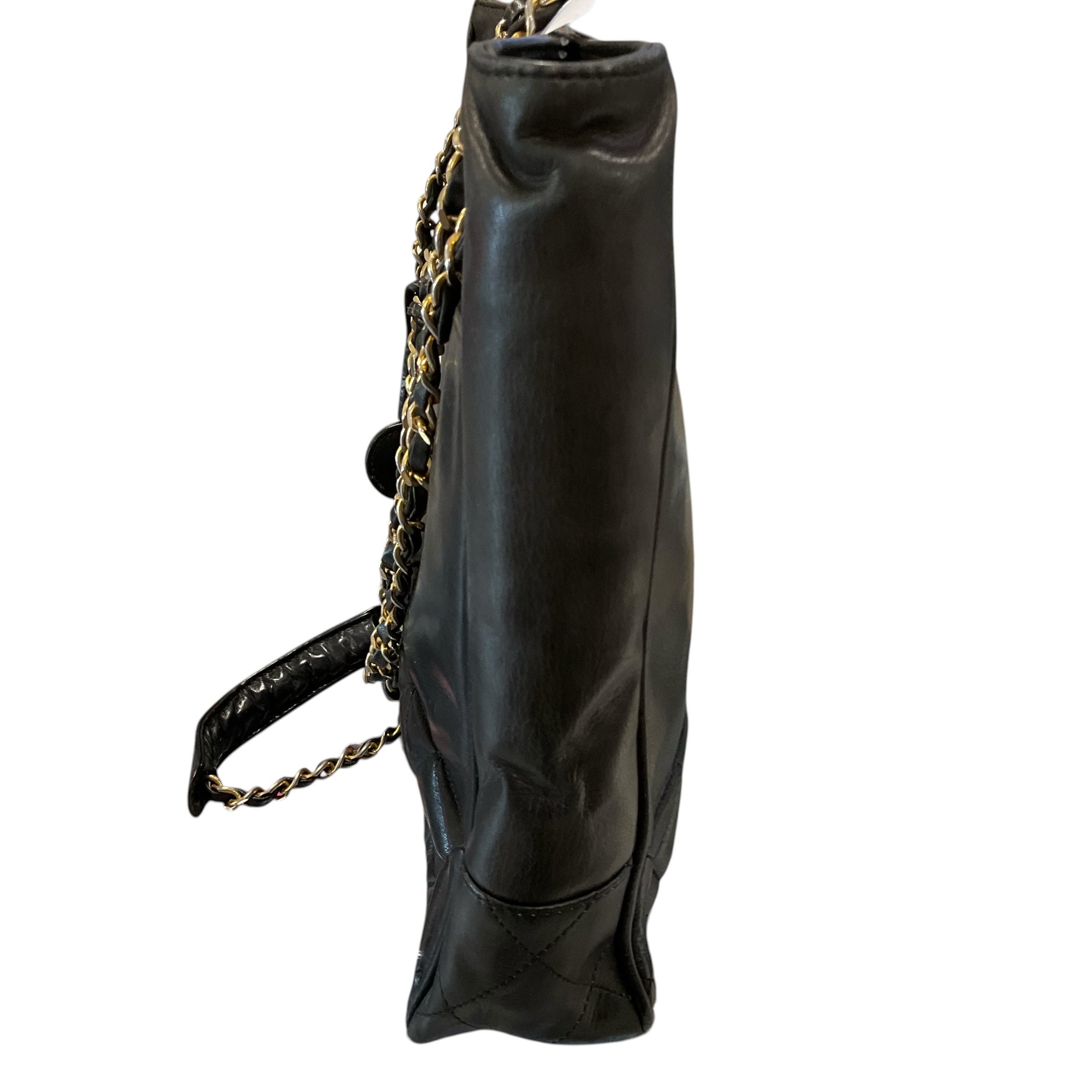 CHANEL Handbag